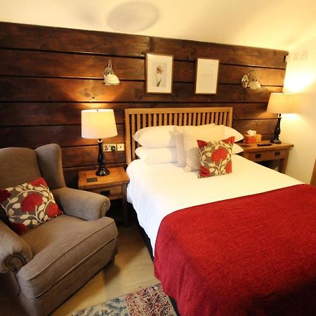 Boutique Garden Lodge @ The Larches Wolverhampton Buitenkant foto