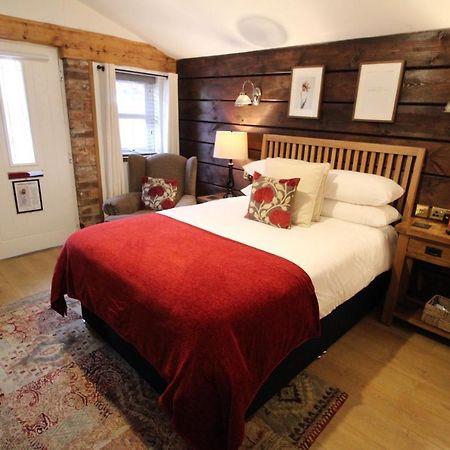 Boutique Garden Lodge @ The Larches Wolverhampton Buitenkant foto