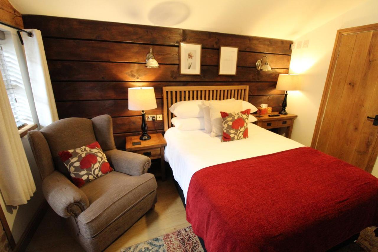 Boutique Garden Lodge @ The Larches Wolverhampton Buitenkant foto